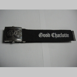 Good Charlotte,  hrubý čierny bavlnený opasok s vyšívaným logom kapely. Kovová posuvná pracka s vyrazeným logom. Univerzálna nastaviteľná veľkosť